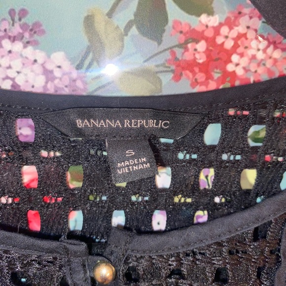 Banana Republic Eyelet Flutter
Sleeve Blouse, sz Small - Picture 5 of 12